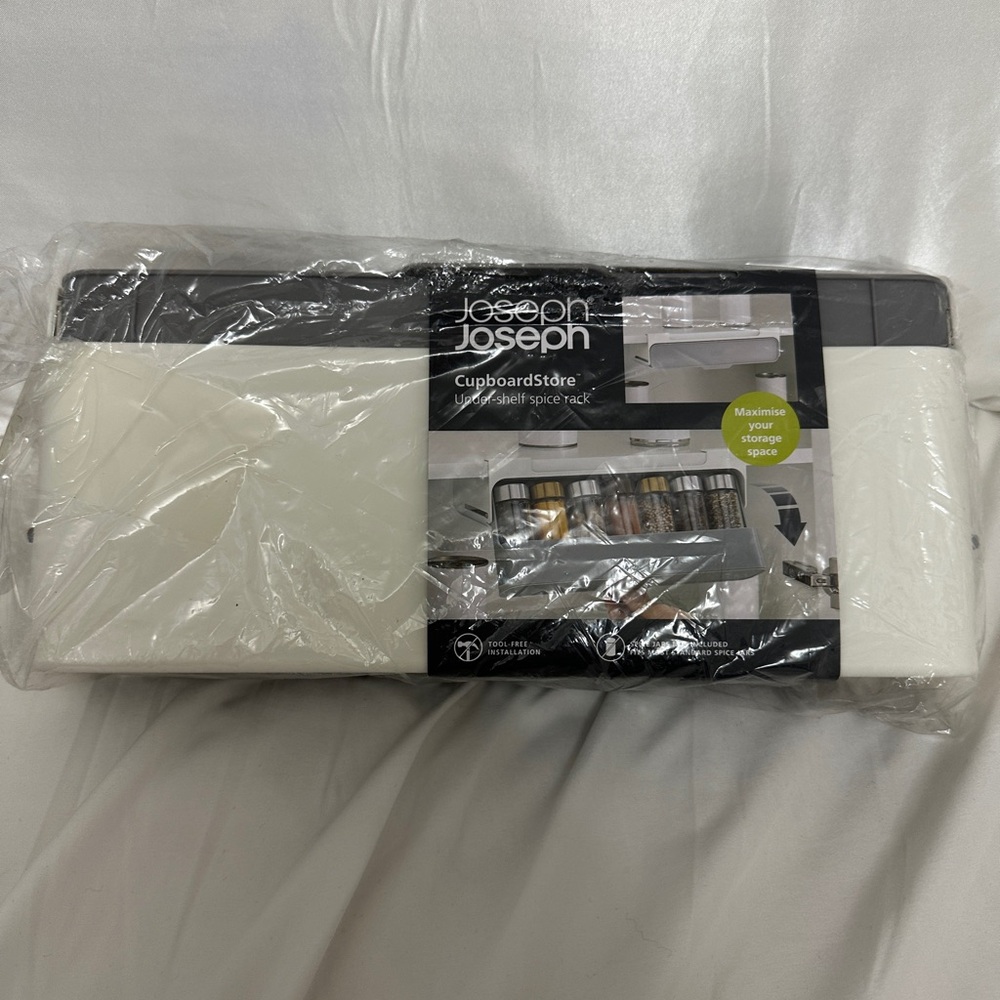 Joseph Spice Rack in Cream and Black